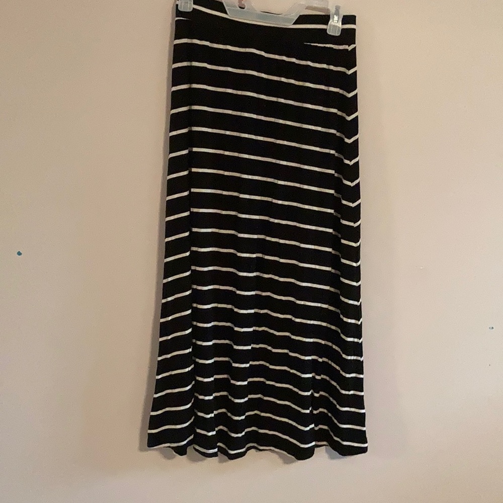 Cherokee black and white maxi skirt